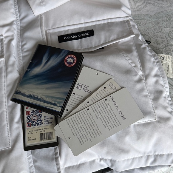 CANADA GOOSE LADIES CONSTABLE WHITE PARKA SIZE SMALL - Picture 12 of 16